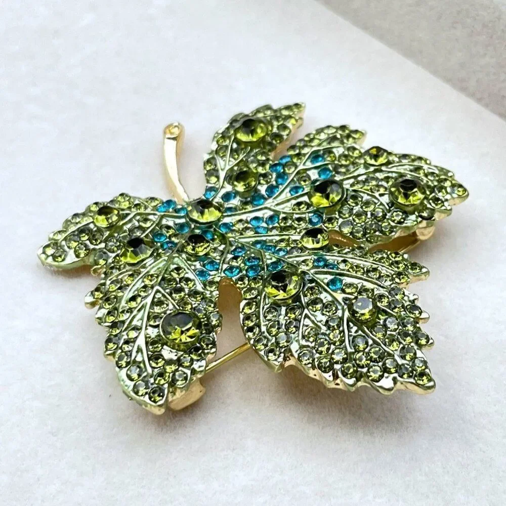 Yellow Gold with Peridot and Aquamarine Crystal Maple Leaf Pin Back Brooch